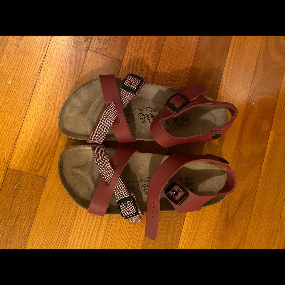 NEVER WORN